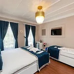 Begonville Corner * Istanbul