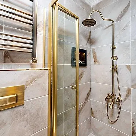 Begonville Corner * Istanbul