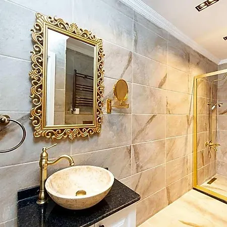Begonville Corner * Istanbul